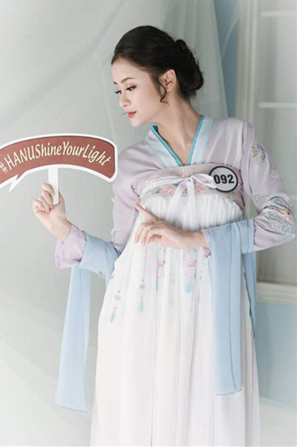 Top 10 Hoa khôi ĐH Hà Nội khoe sắc với trang phục khắp 5 châu 6