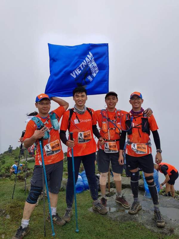 Giải marathon vượt núi lớn nhất Việt Nam Vietnam Mountain Marathon lần đầu trao giải cho nhóm chạy 4