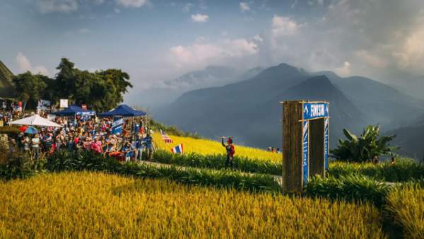 Giải marathon vượt núi lớn nhất Việt Nam Vietnam Mountain Marathon lần đầu trao giải cho nhóm chạy 3