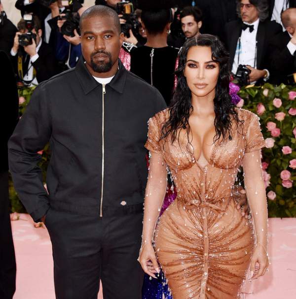 Kim Kardashian khiến chồng phiền lòng vì quá sexy 2
