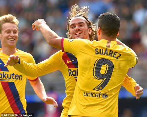 Messi, Suarez, Griezmann cùng lập công, Barcelona đại thắng “3 sao” 2