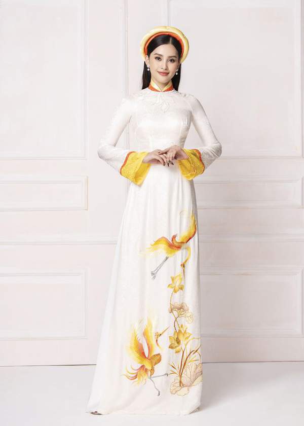 Hoa hậu Tiểu Vy e ấp trong trang phục áo dài cô dâu 6