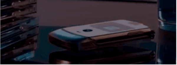 Lộ ảnh smartphone màn hình gập của Motorola với thiết kế huyền thoại 6