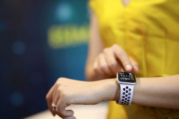 Viettel chính thức ra mắt eSim trên Apple Watch 2