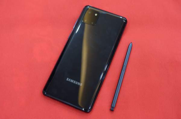 Trên tay Samsung Galaxy Note 10 Lite mới ra mắt tại Việt Nam 3