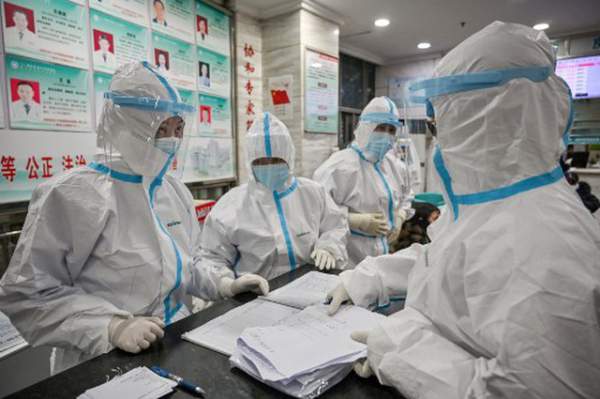 Bác sĩ Trung Quốc đầu tiên cảnh báo về virus corona khi mầm bệnh âm thầm lây lan 2