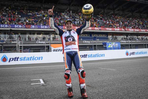 Chặng 15 MotoGP 2019: Marquez thắng ấn tượng trước Quartararo để vô địch thế giới 6