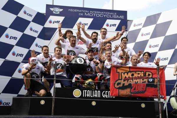 Chặng 15 MotoGP 2019: Marquez thắng ấn tượng trước Quartararo để vô địch thế giới 16