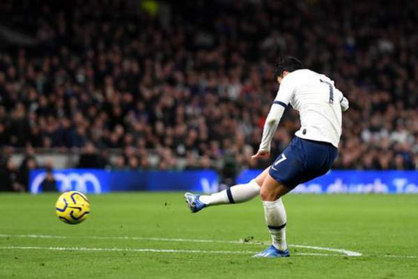 Tottenham 2-0 Man City: Gundogan đá hỏng 11m, Zinchenko nhận thẻ đỏ 4