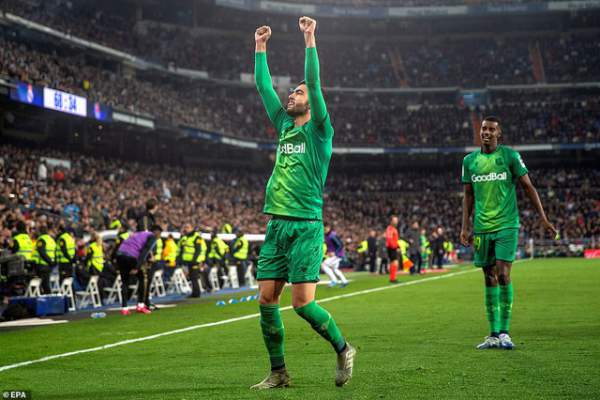 Thua Sociedad trong “cơn mưa bàn thắng”, Real Madrid chia tay Cúp Nhà vua 8