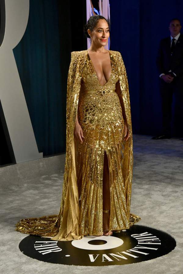 Nữ diễn viên U50 Tracee Ellis Ross diện váy gợi cảm dự tiệc Oscar 5