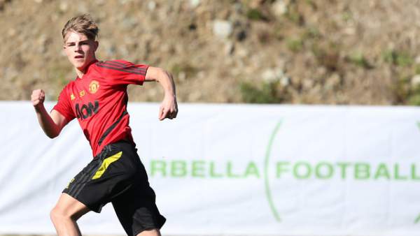 Man Utd tiếp tục “luyện công” dưới nắng ấm ở Marbella 9
