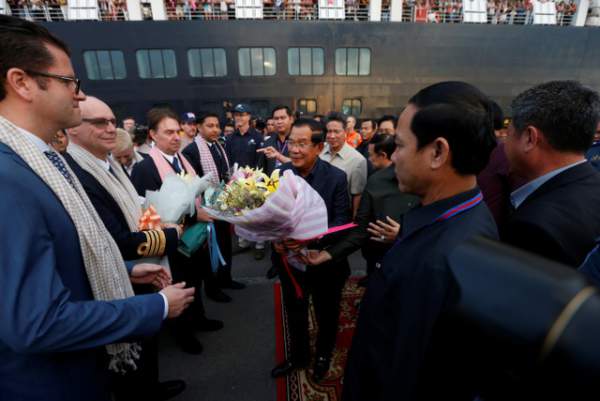 Ông Trump cảm ơn Campuchia vì tiếp nhận du thuyền bị các nước “hắt hủi” 3