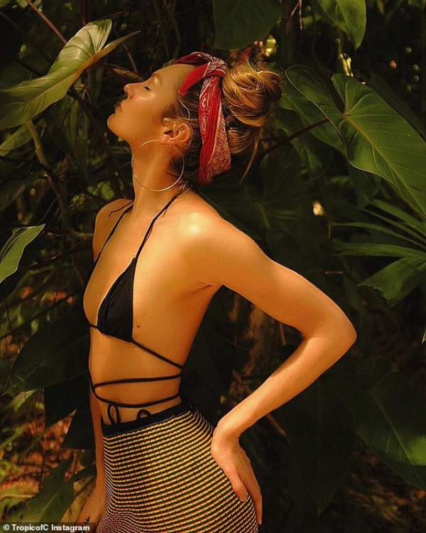 Siêu mẫu Candice Swanepoel đẹp hoàn hảo với áo tắm 2