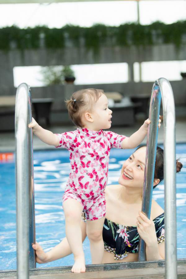 Lan Phương gây tranh cãi vì đưa con gái đi bơi giữa dịch corona 5