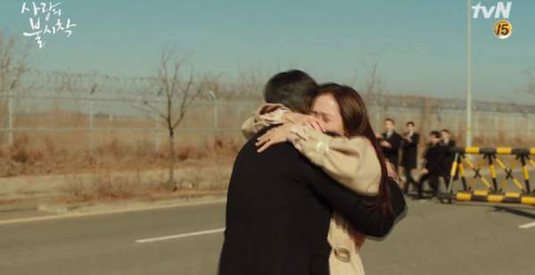 Cái kết ngọt ngào cho Huyn Bin và Son Ye Jin trong "Hạ cánh nơi anh" 2