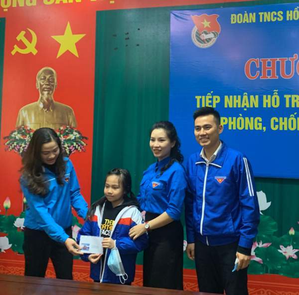 Tuổi trẻ Hà Nội tặng quà hỗ trợ người dân Vĩnh Phúc chống dịch Covid-19 3
