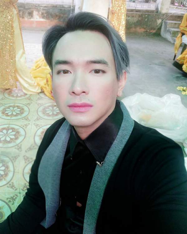 Việt Quang từng tự tử bất thành vì mất giọng hát, làm ăn thất bại 3