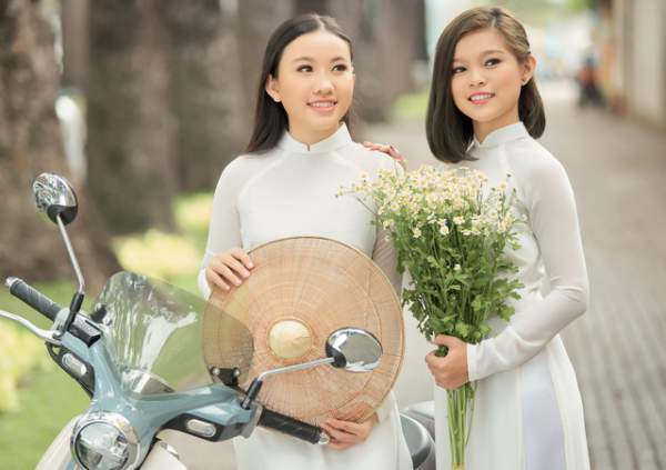 Hồ Văn Cường ra dáng thanh niên bên hai con gái nuôi của Phi Nhung 8