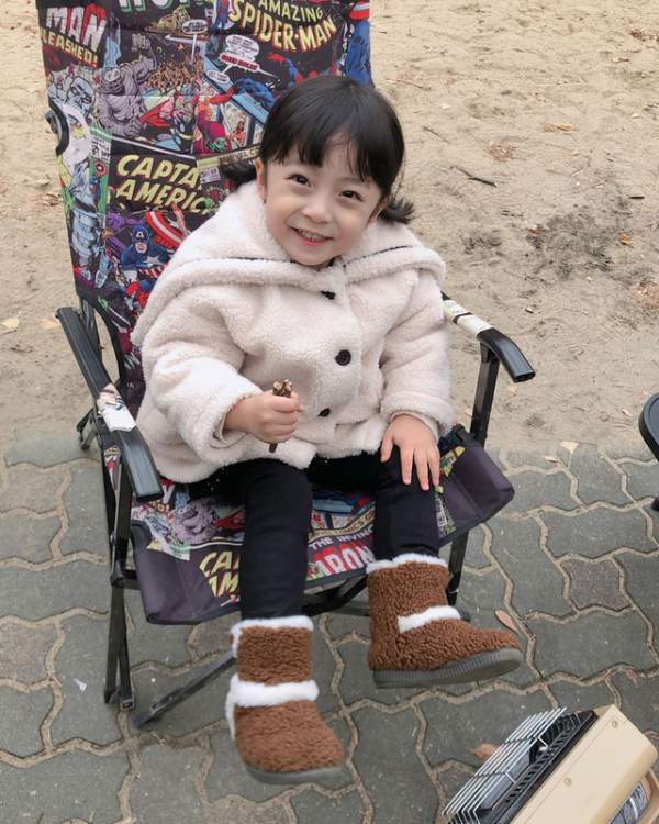 Phim mới của Kim Tae Hee gây sốt vì giao vai bé gái cho... bé trai 8