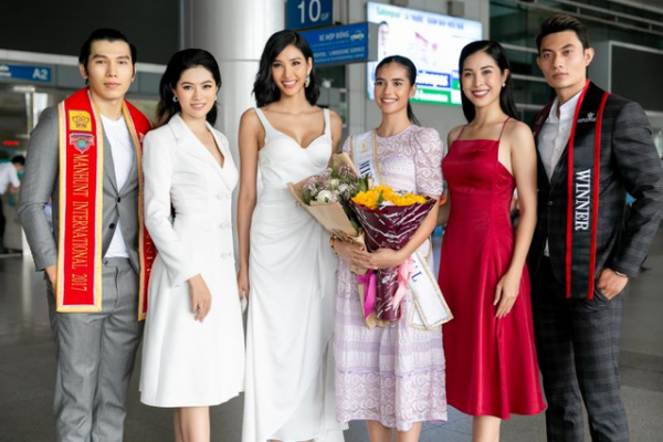 Vũ Hương Giang tặng khẩu trang cho Hoa hậu Siêu quốc gia 5