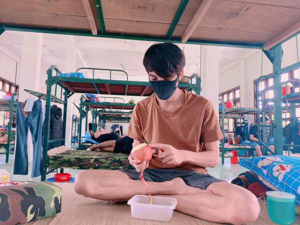 Cách ly tập trung, nghệ sĩ Việt xúc động gọi nhân viên y tế là “người hùng” 7