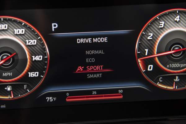 Cận cảnh Hyundai Elantra thế hệ mới vừa ra mắt - Làn gió lạ 20
