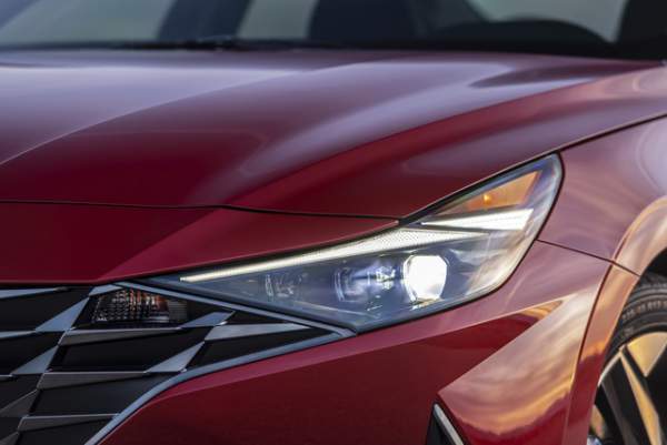 Cận cảnh Hyundai Elantra thế hệ mới vừa ra mắt - Làn gió lạ 3