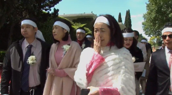 Vì sao danh ca Ý Lan mặc trang phục màu hồng trong đám tang mẹ Thái Thanh? 3