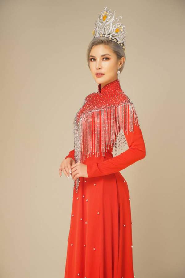 Hoa hậu doanh nhân Kimmy Bùi nền nã trong trang phục áo dài truyền thống 3