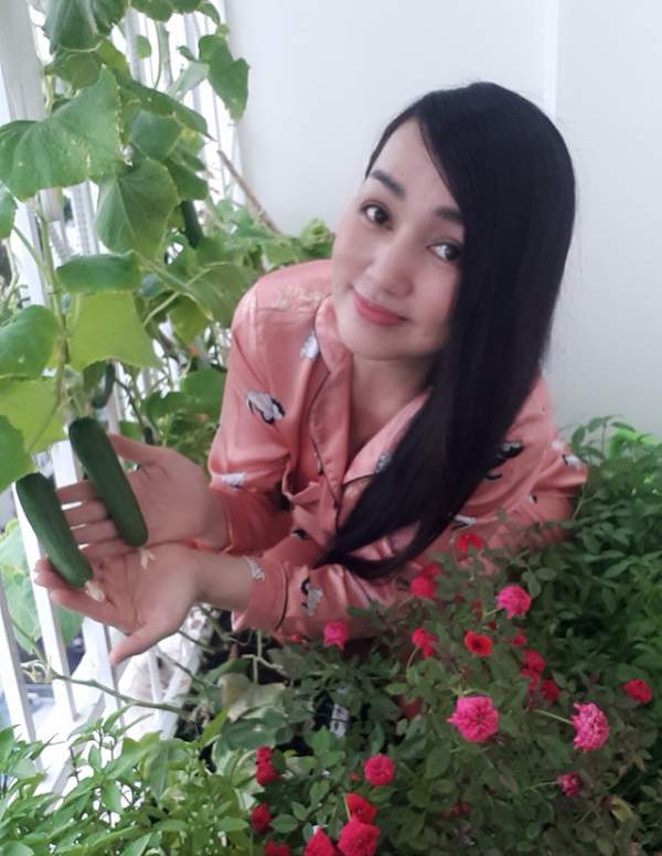 Ca sĩ Hà Vân khoe “vườn rau trên không” 3