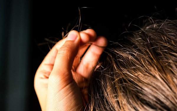 Hà Nội: Con gái ăn tóc suốt 9 năm bố mẹ không biết, hậu quả khiến tất cả ngỡ ngàng 3