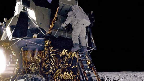 Nhờ chàng trai trẻ 25 tuổi này mà sứ mệnh Apollo 12 của NASA mới không biến thành thảm kịch 4