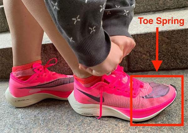 Nghiên cứu: giày toe spring hỗ trợ vận động làm tăng khả năng mắc chấn thương 2
