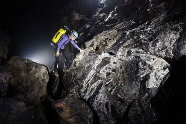 Việt Nam sở hữu hang động 3 triệu năm tuổi, đủ chứa tòa nhà chọc trời 40 tầng của Mỹ 4