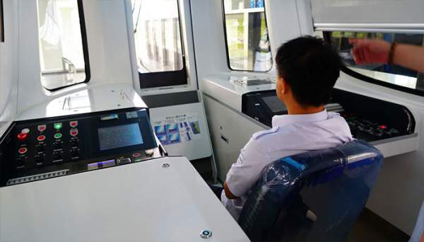 Trải nghiệm tàu treo trên không đầu tiên vừa chính thức vận hành ở Trung Quốc 2