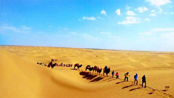 Cách Trung Quốc phủ xanh sa mạc "biển tử thần" rộng 330.000km2 3