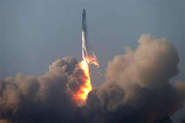Tên lửa mạnh nhất thế giới rơi vào thế tiến thoái lưỡng nan 2