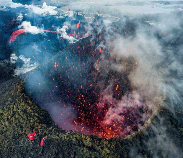 Ảnh chụp từ vệ tinh núi lửa cao nhất lục địa Á Âu phun trào 3