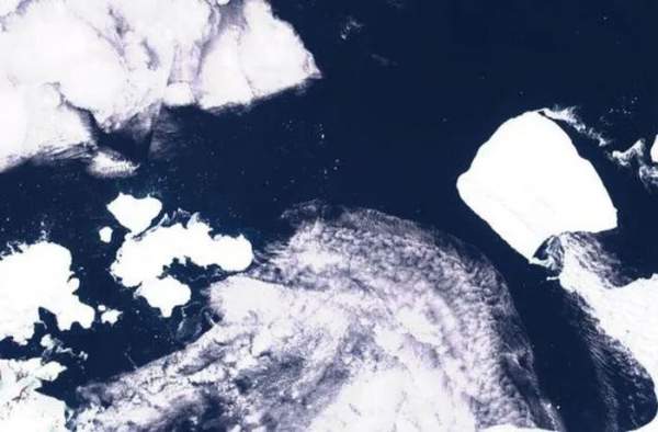 Tảng băng trôi lớn nhất hành tinh bắt đầu di chuyển 2