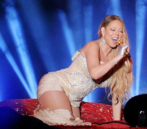 Mariah Carey hớ hênh vì trình diễn quá máu lửa 5