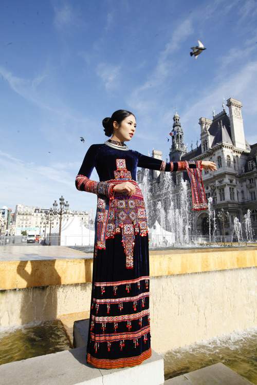NTK Việt mang áo dài sang kinh đô thời trang Paris 8
