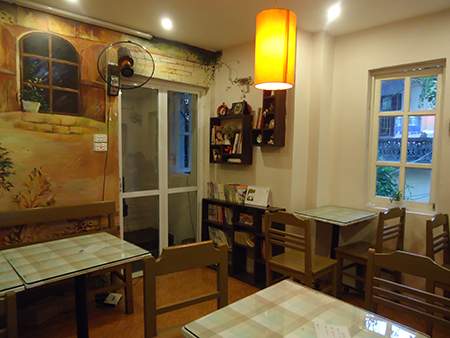 Những quán cafe sách nổi tiếng Hà Thành 4