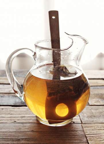 Thưởng thức trà mật ong và cam ngọt ngào