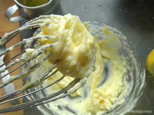 Tự làm mayonnaise cực đơn giản 9