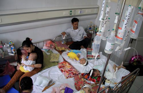 13 trẻ ở Hà Nội sốt phát ban nghi sởi nhập viện