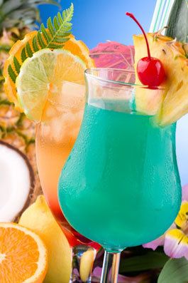 Cách pha chế cocktail: Blue Hawaiian 2
