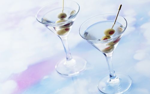 Những loại cocktail cổ điển mà bất cứ ai cũng nên biết