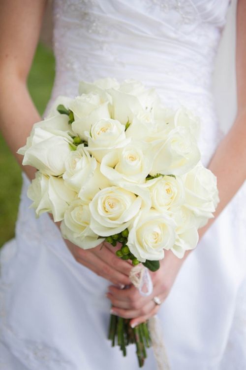 Hoa cưới từ hồng trắng cho cô dâu kiêu sa 3