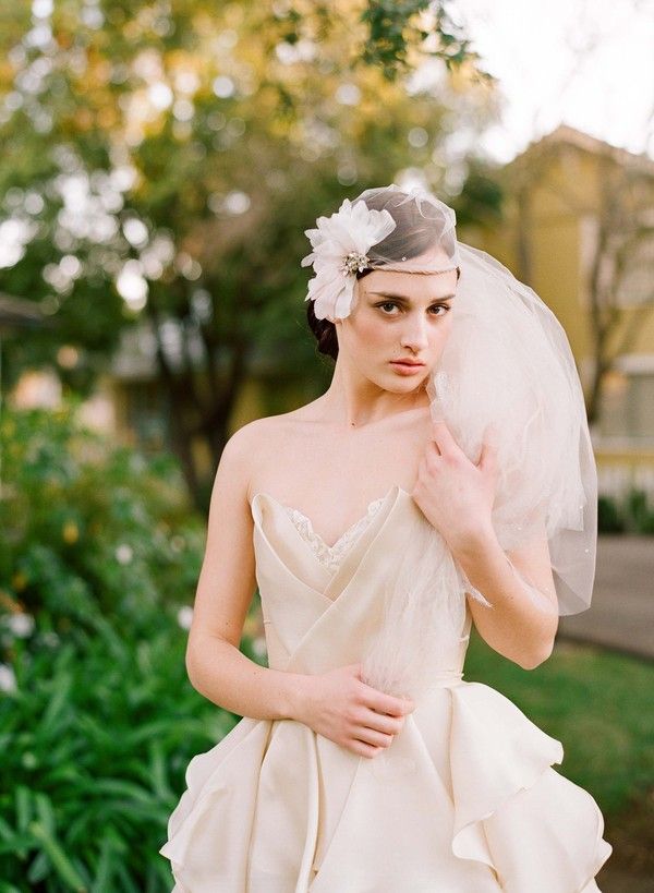 Chọn khăn voan cô dâu cho đám cưới thu lãng mạn 11